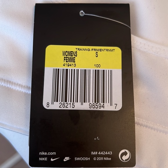 Nike Victory Compression Sports Bra. - Picture 6 of 6